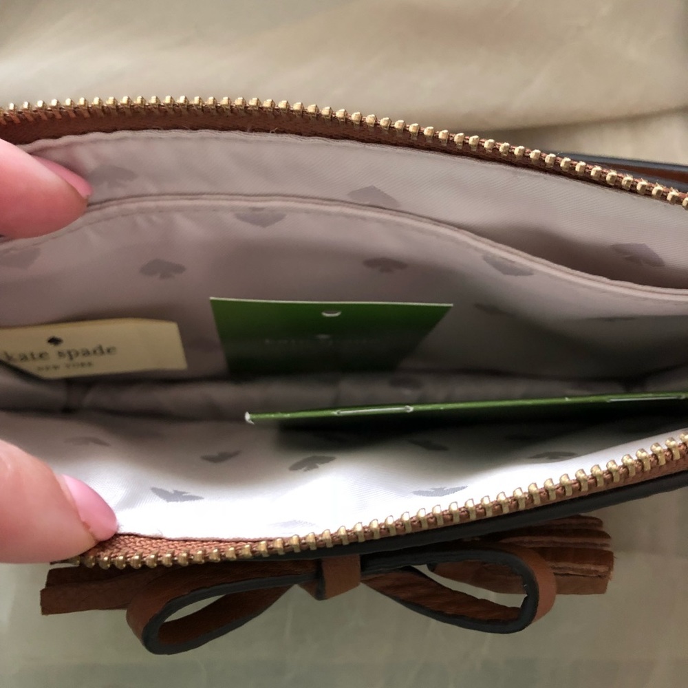 Kate Spade Hayes Wristlet/Clutch NWT - Picture 5 of 7